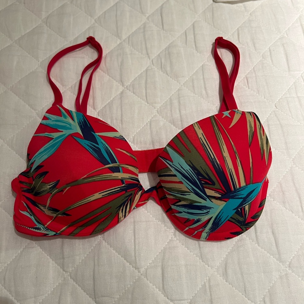 Pink wear everywhere t-shirt lightly lined bra